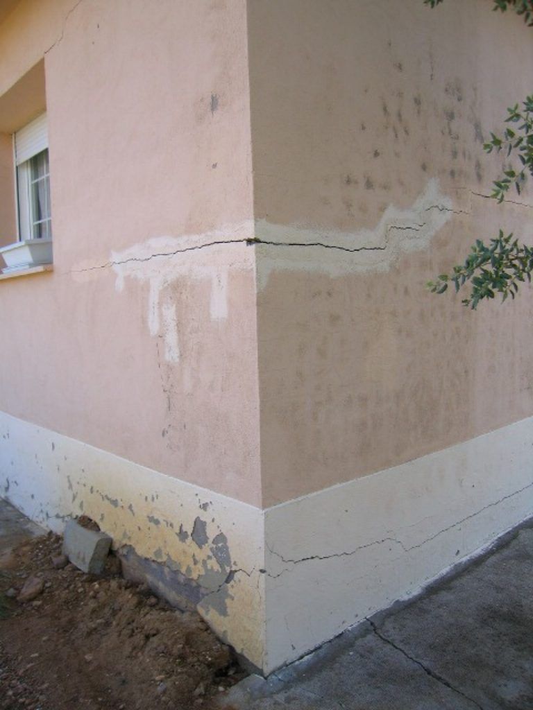 fissura na parede exterior