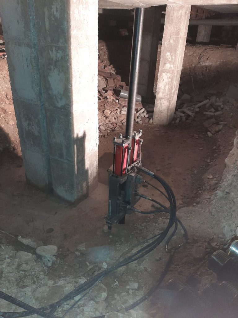 Córdoba: Inyección de resinas +micropilotes , edificio público